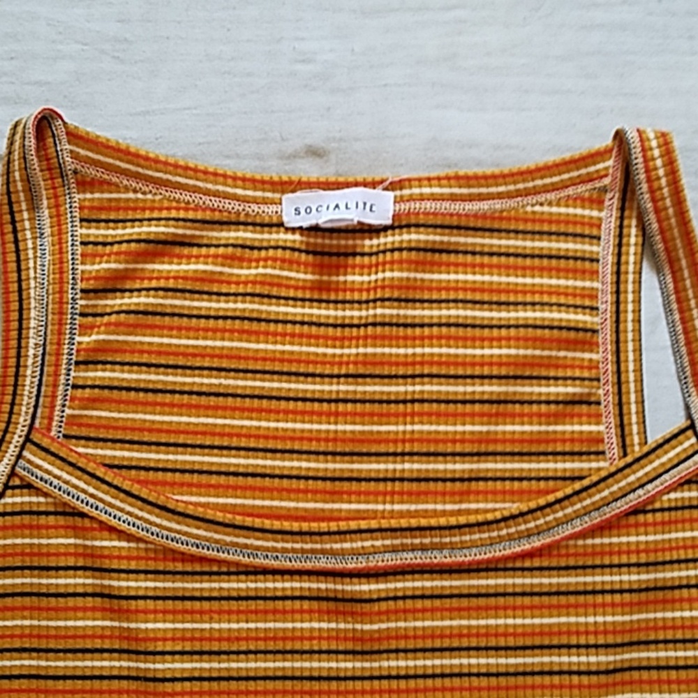 Socialite Ribbed Tank Top - Picture 2 of 5